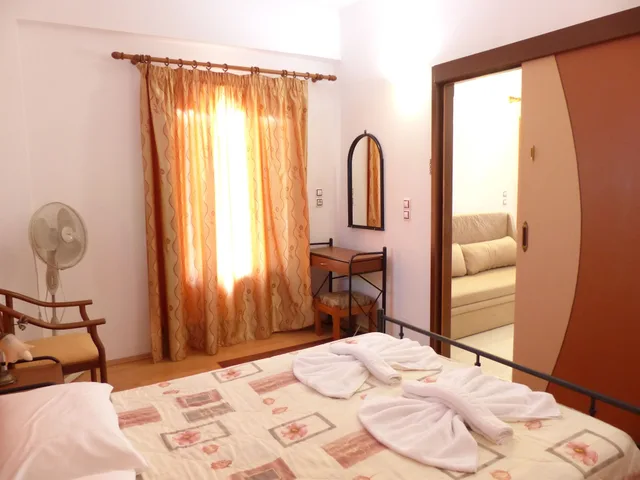 شقة عائلية بسرير مزدوج وسريرين منفصلين بغرفة نوم واحدة، Sun City 3/4