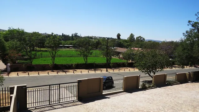 21 Klein Karoo Street، Oudtshoorn 25/35