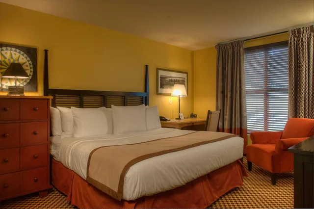 Suite, King Bed, Mountain View, Bear Creek Mountain Resort 3/6