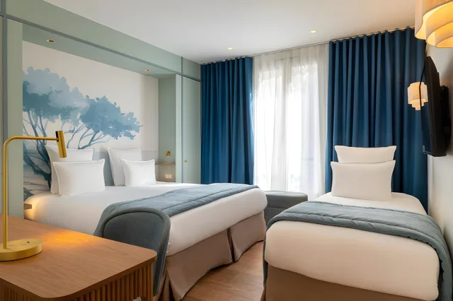 غرفة ثلاثية بسرير كوين، Hotel Le Cardinal 2/2