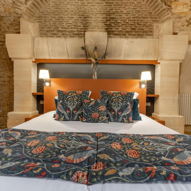 غرفة سوبيريور بسرير كينج، FERME DE LA RANCONNIERE - MANOIR DE MATHAN 3/9