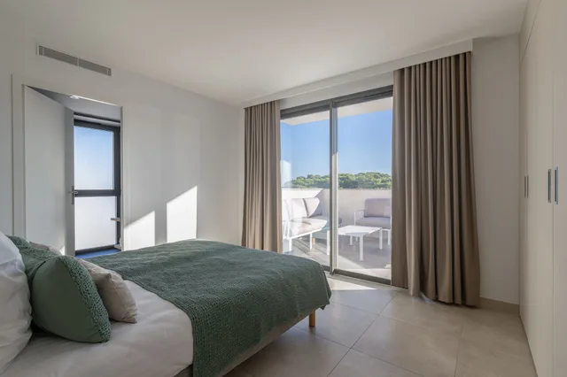 شقة سوبيريور بسرير كوين وسريرين فرديين بشرفة بـ3 غرف نوم مع أريكة، Lagrange Apart Hotel - Les Jardins de l Olympie 1/6