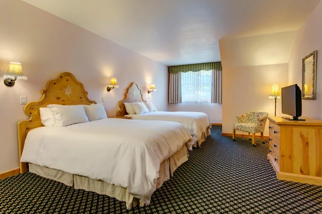 2 Bedrooms, Grand, Mountain, Lodge, Suite، Boyne Mountain Resort 2/4