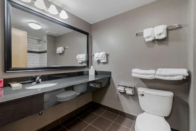 غرفة بسريرين كوين، Best Western Plus Eastgate Inn Suites 4/4