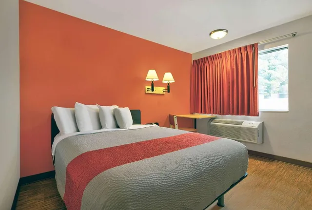 غرفة بسرير كوين للمدخنين، Motel6 Alamogordo, NM 4/10