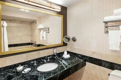 غرفة بسرير مزدوج، Inn At Great Neck 1/1