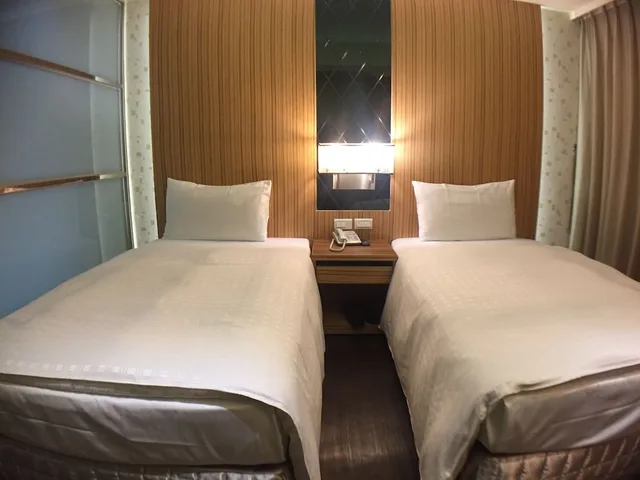 غرفة ديلوكس بسريرين منفصلين، Paris Business Hotel 3/7