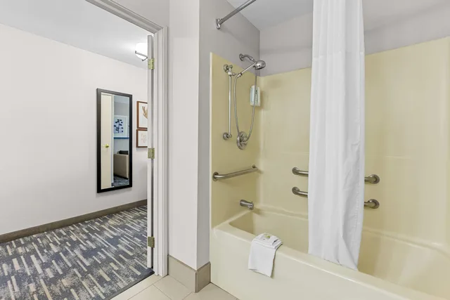 جناح بسرير كينج لذوي الإعاقة، Country Inn & Suites by Radisson Kenosha - Pleasant Prairie 6/7