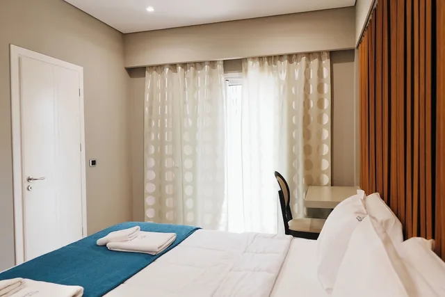 جناح سوبيريور بسرير كينج بإطلالة على البحر بشرفة مع أريكة، Blue Sky Hotel 5/10