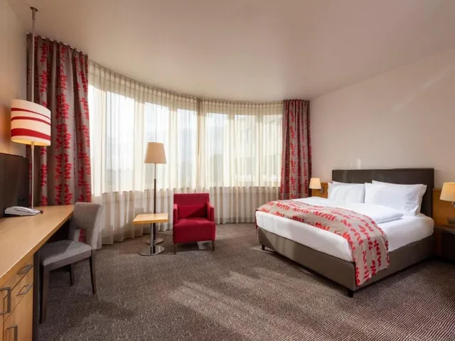 غرفة سوبيريور بسرير كينج، Holiday Inn Frankfurt Airport Neu Isenburg 3/5