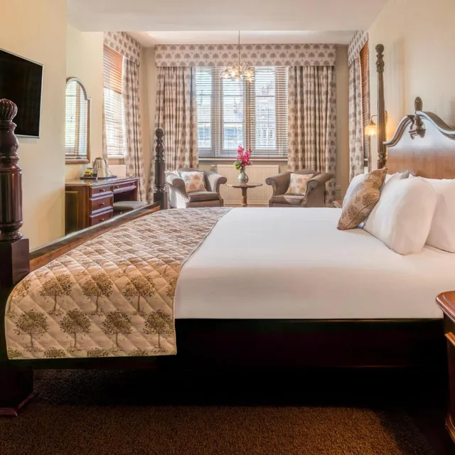 جناح جونيور، North Stafford Hotel 1/5