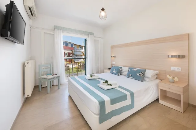 غرفة بسريرين منفصلين، Iliada Beach 1/6