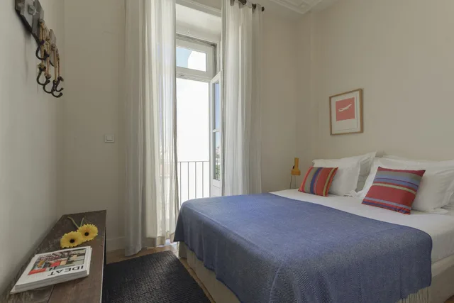 Room, Double Bed, Small, Casa Das Janelas Com Vista 1/6