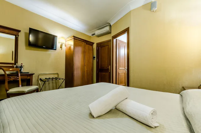 غرفة عائلية بسريرين مزدوجين، Luxury Rooms H 2000 Roma 1/4