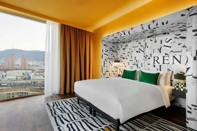 جناح رئاسي بسرير كينج بغرفة نوم واحدة مع أريكة بحوض استحمام مع دخول صالة النادي، RENAISSANCE ZURICH TOWER HOTEL 1/5