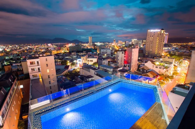 غرفة تنفيذية كبيرة بسريرين منفصلين وسرير فردي، Central Hotel & Spa 1/1