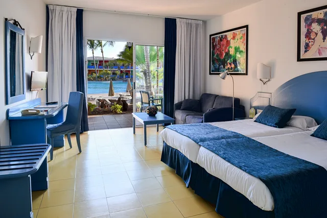 Family, Pool View, Balcony or Terrace، Hotel Drago Park by Pierre & Vacances 1/5