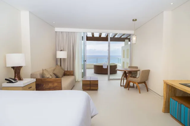 جناح جونيور بسريرين كوين بإطلالة على البحر، The Westin Cozumel 3/6