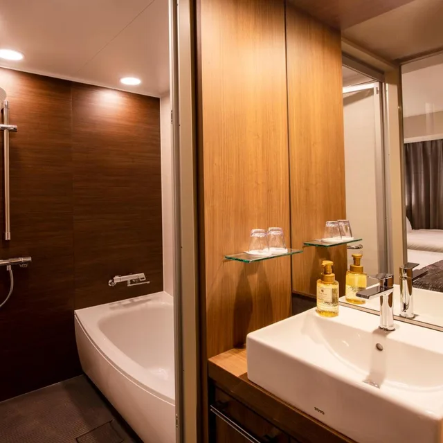 غرفة بريميير بسريرين منفصلين في طابق مرتفع، Karaksa Hotel Grande Shin-Osaka Tower 7/9