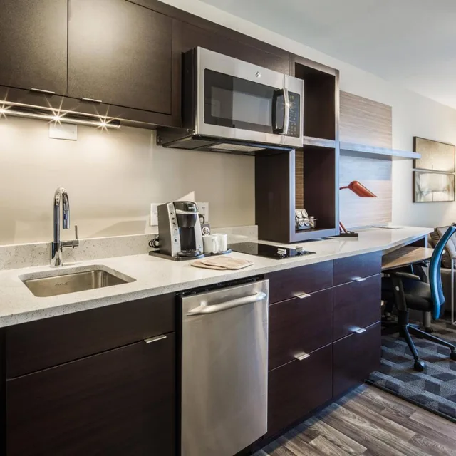 استوديو بسرير كوين، Towneplace Suites Cleveland 7/8