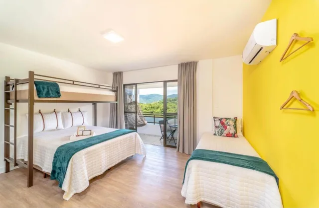 غرفة فاخرة رباعية بسرير كوين بإطلالة على النهر مع سرير سحّاب إضافي، Rizzu Marina Hotel 1/3