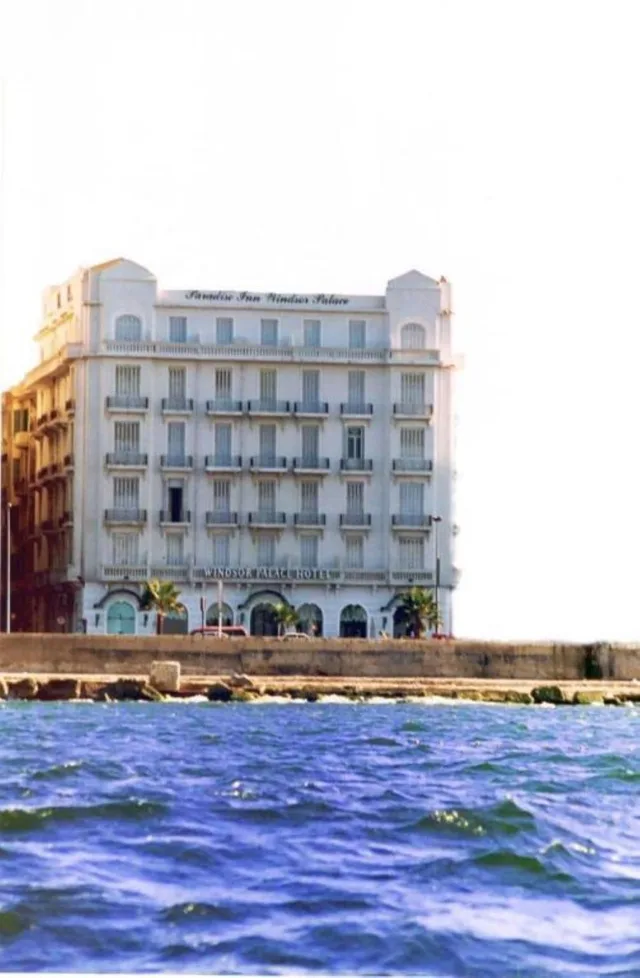 جناح ملكي، Windsor Palace Luxury Heritage Hotel Since 1906 1/1