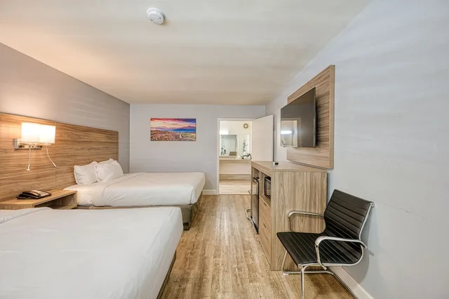 غرفة قياسية بسريرين كوين لذوي الإعاقة، Vagabond Inn San Luis Obispo 2/6