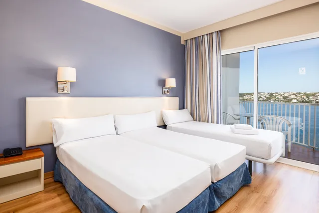 Room, Triple, Side Sea View، Indigo Menorca 3/4