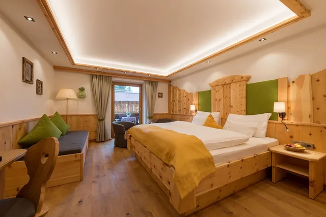 West, Dz, Queen Bed, Sofa, Balcony، Grobl Alm 9/10