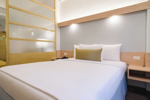 جناح بسرير كوين، Microtel by Wyndham Batangas 2/6