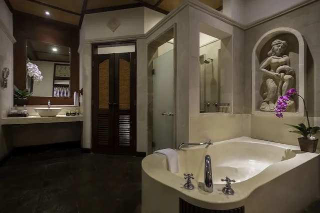 غرفة ملكية بسرير كينج، Bali Tropic Resort And Spa 10/10