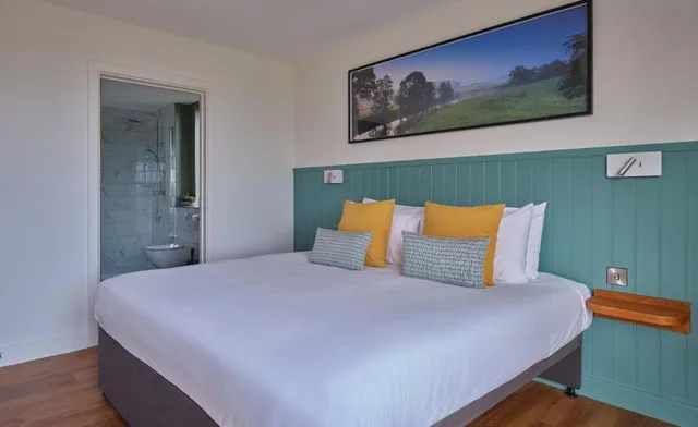 4 Bedrooms, Lodge, Valley View، The Mole Resort 2/2