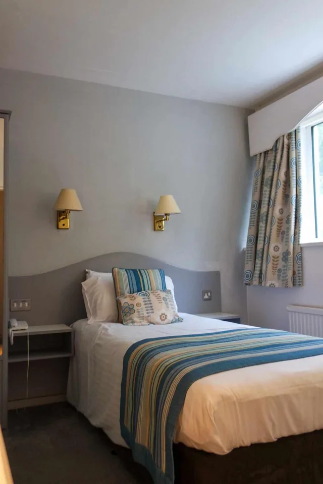 Room, Single, Hannafore Point 1/9