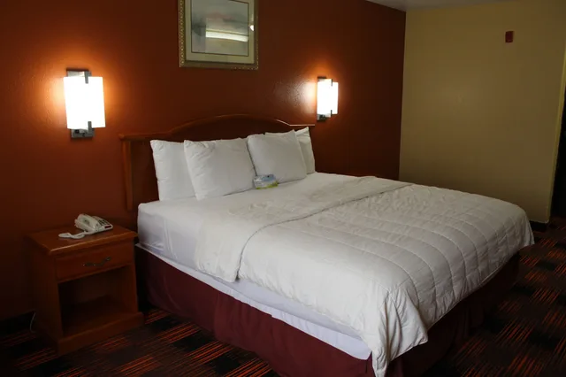غرفة بسرير كينج لذوي الإعاقة، Days Inn by Wyndham Lumberton 2/10