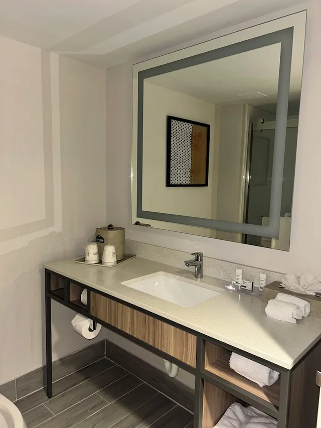 غرفة قياسية بسريرين كوين، Wingate by Wyndham Richmond Short Pump 10/10