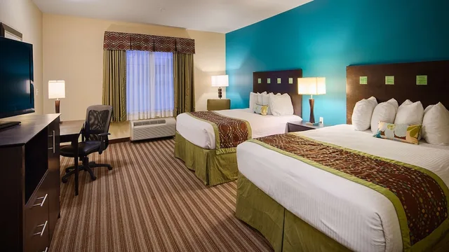 غرفة قياسية بسريرين كوين، BEST WESTERN PLUS DeSoto Inn & Suites 4/7