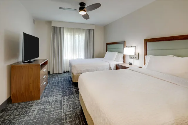 جناح بسرير كينج وسريرين كوين بغرفتي نوم، Homewood Suites By Hilton Charleston Mt Pleasant 1/3