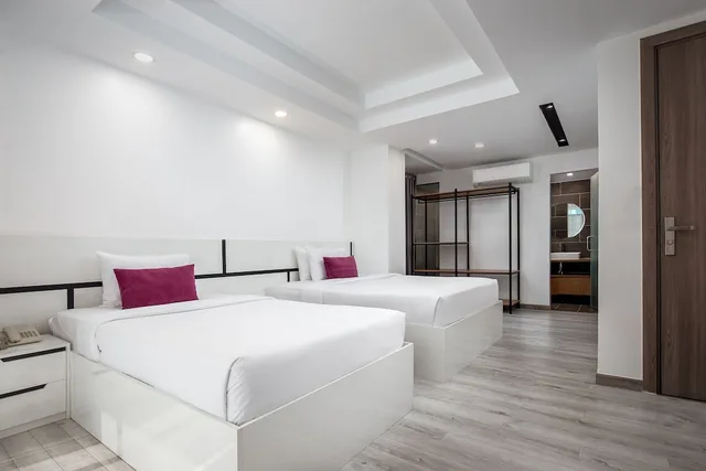 غرفة ديلوكس ثلاثية بسرير كوين وسرير فردي، KING GRAND BOUTIQUE HOTEL 3/9