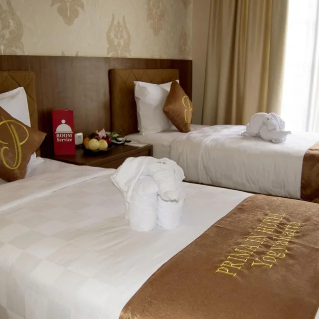 غرفة سوبيريور بسريرين منفصلين بإطلالة على المدينة، Prima In Hotel Malioboro 3/6