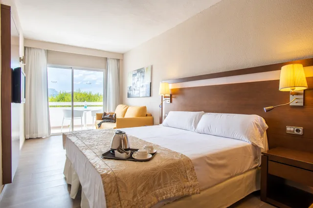 جناح جونيور بإطلالة على البحر، Hotel Condesa 1/2
