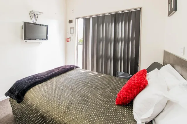 Compact, Studio, Double Bed، 151 On London Motel 2/4