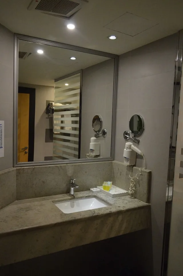 Executive, Suite, King Bed, Golden Tulip Hotel 10/10