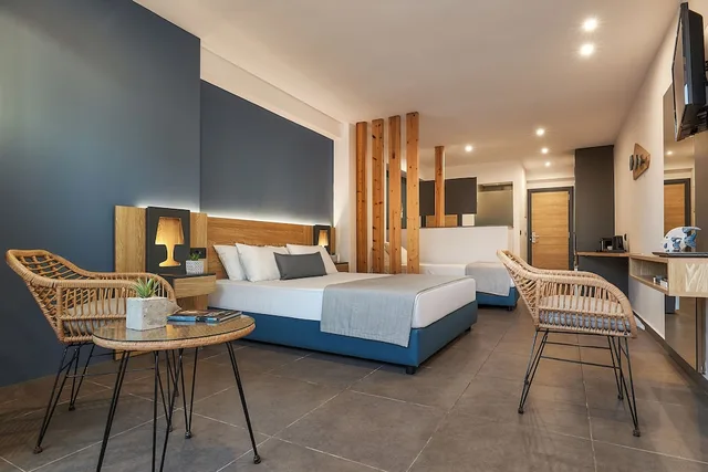 Superior, 1 Double and 1 Single Bed, Outdoor Jetted Tub، Enorme Infinity Beach 2/9