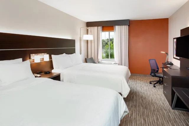Room, 2 Queen Beds, Accessible, Holiday Inn Express Haskell-Wayne Area 1/1