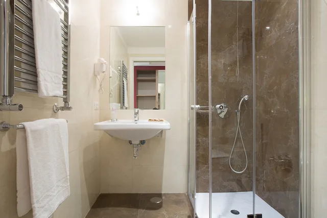 غرفة سوبيريور ثلاثية، FLORIS HOTEL 4/6