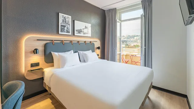 غرفة سوبيريور بسرير كينج وسرير كوين، Campanile Lyon Gare Perrache Confluence 3/10