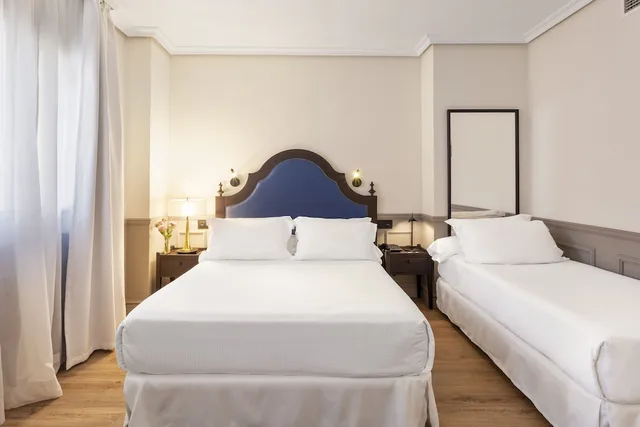 Single, Double Bed, Courtyard View, H10 Corregidor Boutique Hotel 2/6