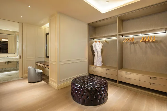1 Bedroom, Presidential, Suite, King Bed, Hilton Dalian Golden Pebble Beach Resort 3/4