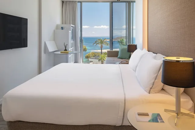 Melia, Queen Bed, Sea Front، Melia South Beach 2/6