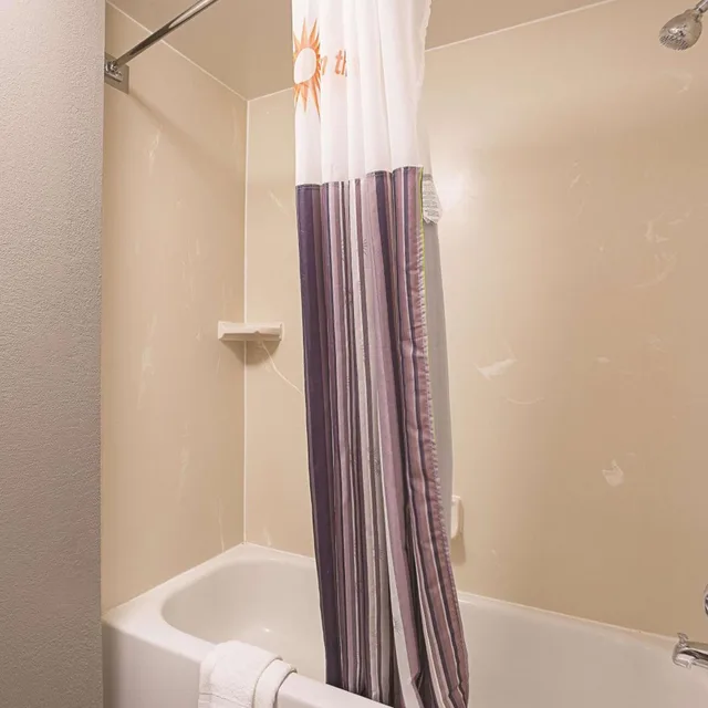 غرفة ديلوكس بسريرين كوين، La Quinta Inn and Suites by Wyndham Warwick Providence Airport 4/5